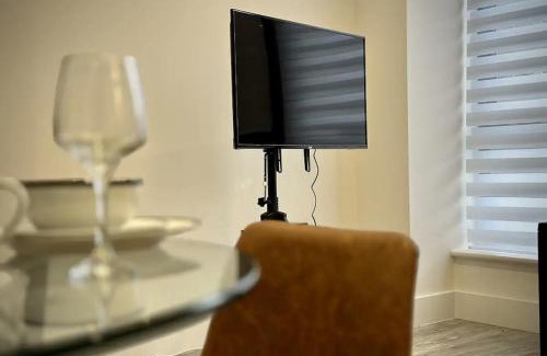 Swindon Apartment | Suite Swindon Escape In Town Centre - Free Parking