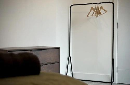 Swindon Apartment | Suite Swindon Escape In Town Centre - Free Parking