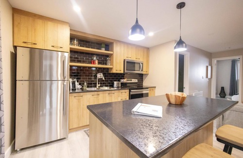 Rouyn-Noranda Apartment | Suite with closed bedroom in the city center (Le Court-toit)