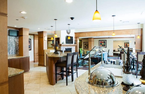 Energy Corridor Condo | Suite with Pool Access, Free Shuttle, Buffet Breakfast + 24h Business Center