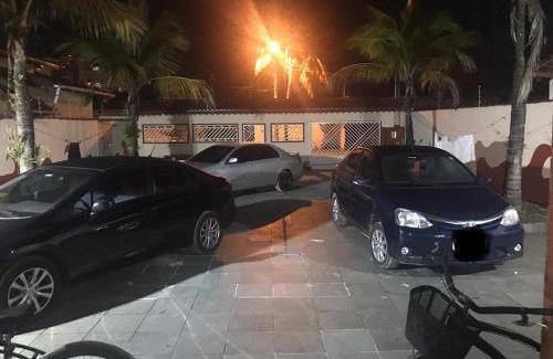 Indaia House | Suite1 a 3 quadras da praia