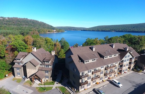 Thayerville Apartment | Suites at Silver Tree A118: Studio Suite with Standard View, Sleeps 4, Has a Fir