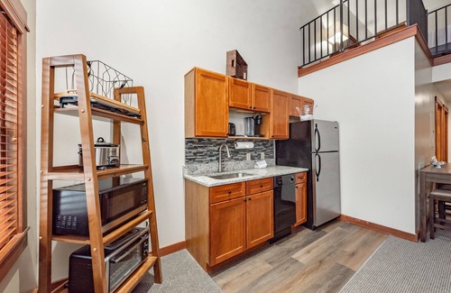 Thayerville Apartment | Suites at Silver Tree A306: Luxury Studio with Loft Suite, Free WIFI!
