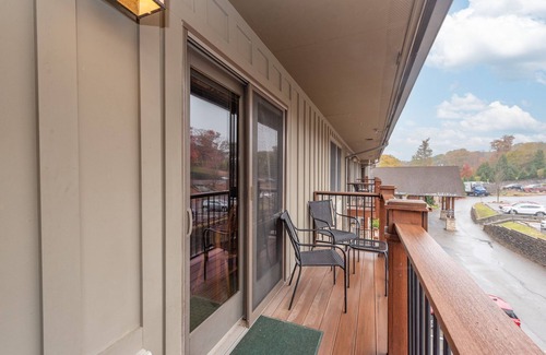 Thayerville Apartment | Suites at Silver Tree A316: Suite with Loft, Sleeps 6, with Fireplace!