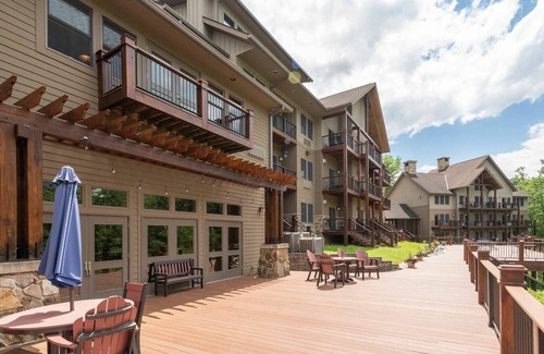 Thayerville Apartment | Suites at Silver Tree A316: Suite with Loft, Sleeps 6, with Fireplace!