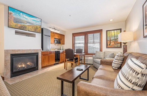 Thayerville Condo | Suites at Silver Tree A124