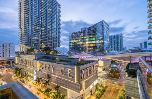 Brickell Apartment | Suites at SLS LUX Brickell managed by CE