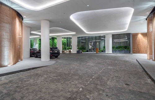 Brickell Apartment | Suites at SLS LUX Brickell managed by CE
