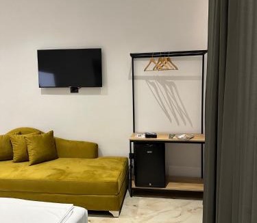 Qafe e Gjashtes Apartment | Suites by Era
