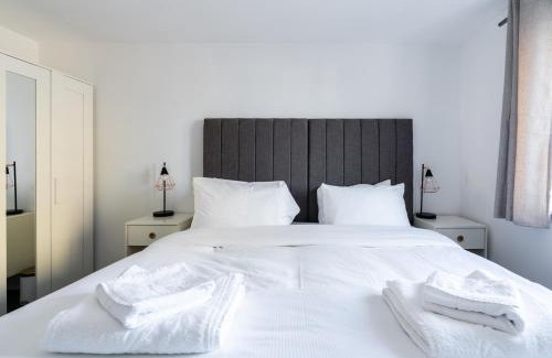 Abbey Wood Apartment | Suites by Rehoboth - Abbey Wood Station - London Zone 4