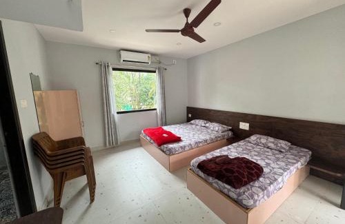 Tonse West House | Suites by the Glasswater homestay