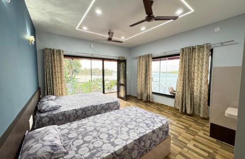 Tonse West House | Suites by the Glasswater homestay