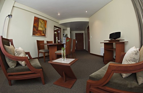 Macrodistrito Sur Hotel | Suites Camino Real