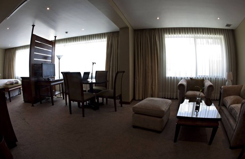 Macrodistrito Sur Hotel | Suites Camino Real
