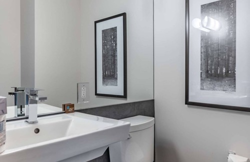 Lac Superieur Village Condo | Suites-sur-Lac 2-Bedroom Deluxe Suite: