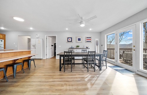 Big Creek House | Suits Us Too with its easy access to private dock on Norris Lake Big Creek