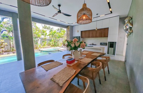 Abang Villa | Sukawati Beachside 2 Bedroom Villa Yudhistira Private Pool Ocean View Free Wifi