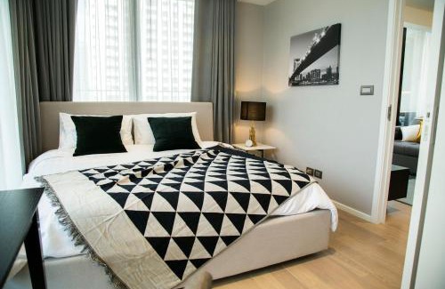 Nana Apartment | Sukhumvit 11#Luxury#Pool#Gym#BTS Nana&MRT Sukhumvit#1BR#Max2ppl