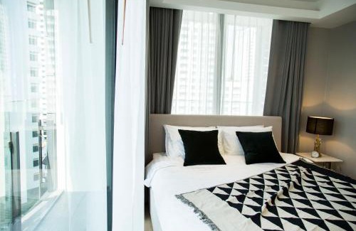 Nana Apartment | Sukhumvit 11#Luxury#Pool#Gym#BTS Nana&MRT Sukhumvit#1BR#Max2ppl