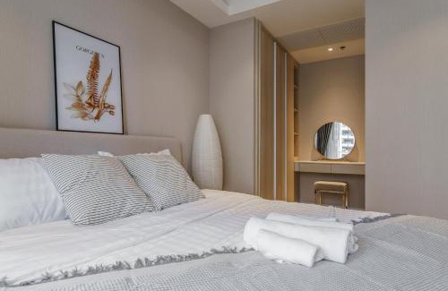 Nana Apartment | Sukhumvit 11#Luxury#Pool#Gym#BTS Nana&MRT Sukhumvit#1BR#Max2ppl