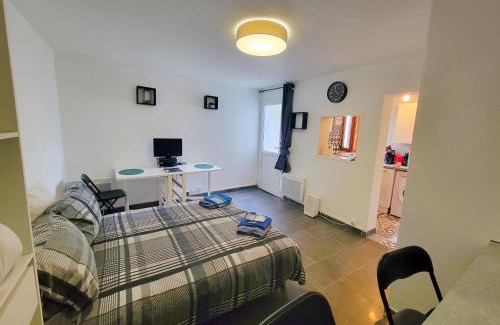 L'Economie Apartment | SULLY Studio 24 m2 Paris Nord