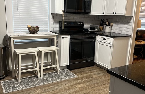 Danville Cottage | Sully’s Place by the park