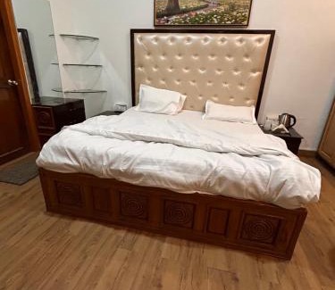 Allahabad House | Suman Guest Rooms and Service Apartment