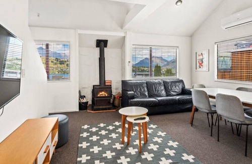 Queenstown House | SUMMER AND SKI GROUP GETAWAY