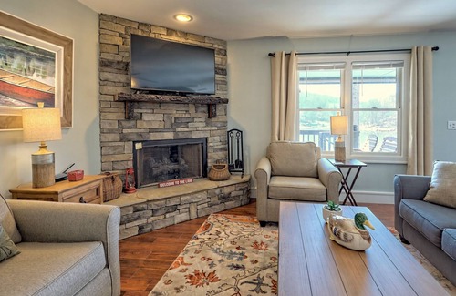 Hiawassee House | Summer Breeze Lakehouse