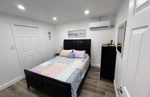 Colonial Hills Apartment | Summer Breezes