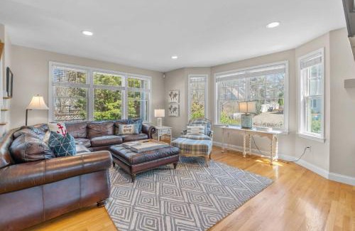 Summersea House | Summer by the Sea - Central to all beaches & ponds