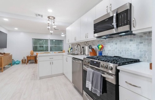 Harbor Village House | Summer By The Sea 2 (5 Minutes to the beach!)