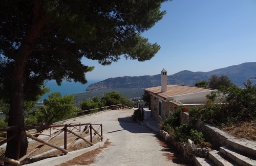 Mattinata Apartment | Summer cottage with pool and breathtaking views, Gargano National Park