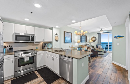 Panama City Beach Condo | Summer Deals! 18th Floor! Free Activities!