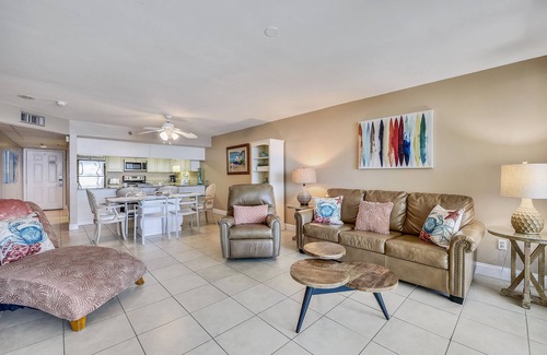 Biltmore Beach Condo | Summer Deals! FREE Activities! Beautiful Views! 12th Floor!