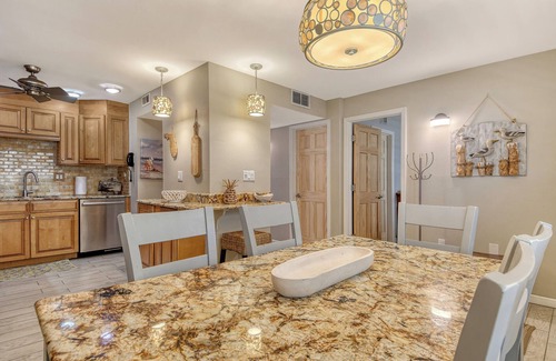 Siesta Key Condo | Summer doesn't end in beautiful Siesta key Last minute Fall specials available!