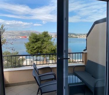 Okrug Gornji Apartment | Summer Dream directly at the sea