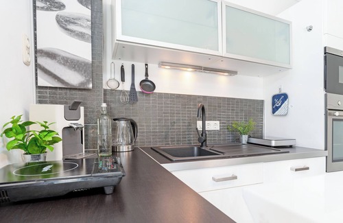 Lutt Kiepenbarg Apartment | Summer Dream vacation apartment with French balcony in Scharbeutz