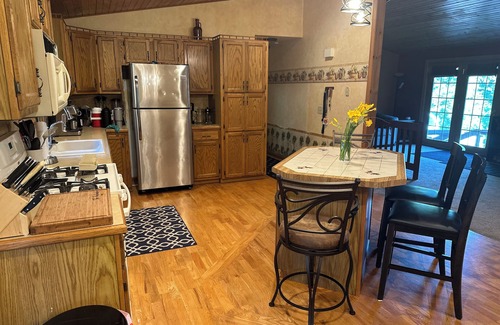 Spirit Lake House | Summer Escape on Spirit Lake - Private Lake Access, Fire-pit & Grill Sleeps 12