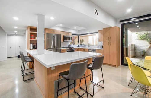 Palm Desert Condo | Summer Escape: Save 25% Now!