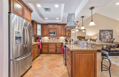 Palm Desert Condo | Summer Escape: Save 25% Now!