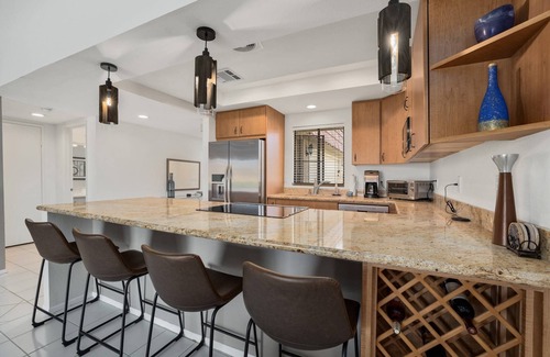 Palm Desert Condo | Summer Escape: Save 25% Now!