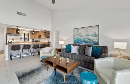 Palm Desert Condo | Summer Escape: Save 25% Now!