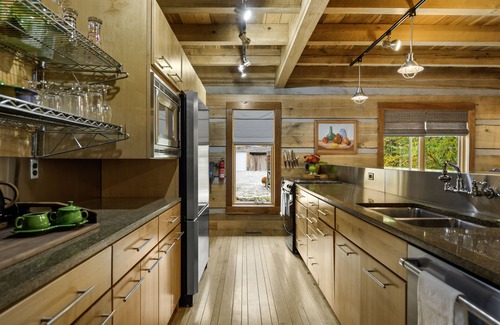 Unionville Cabin | Summer Forest Sanctuary: Adventure & Relaxation Near Lake Lemon