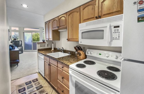 Warren Condo | Summer Haven Hideaway