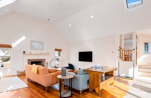 Nahant House | Summer holiday home near beach with foosball table & fenced yard