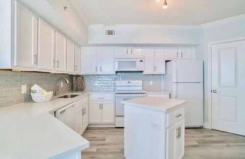 Orange Beach Condo | Summer House 1201A | Direct Beach Front, East Corner | Endless Views and Updates!