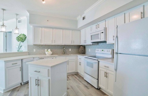 Orange Beach Condo | Summer House 1201A | Direct Beach Front, East Corner | Endless Views and Updates!