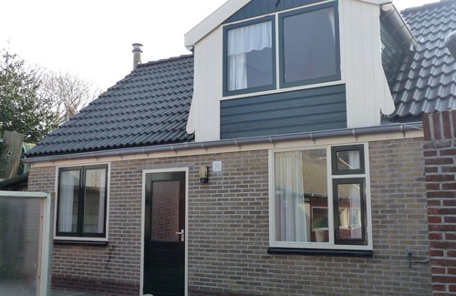 Petten House | Summer house 2 persons "directly" by the sea, beach, forest and dunes (free WIFI)