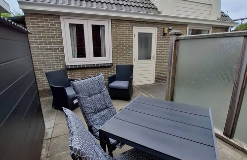 Petten House | Summer house 2 persons "directly" by the sea, beach, forest and dunes (free WIFI)